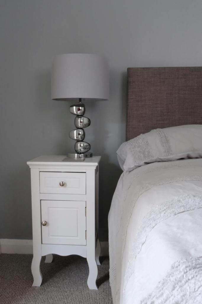 Executive Apartments Free On-Site Parking, 2 En-Suites, Sleeps 4, Swindon Exterior foto